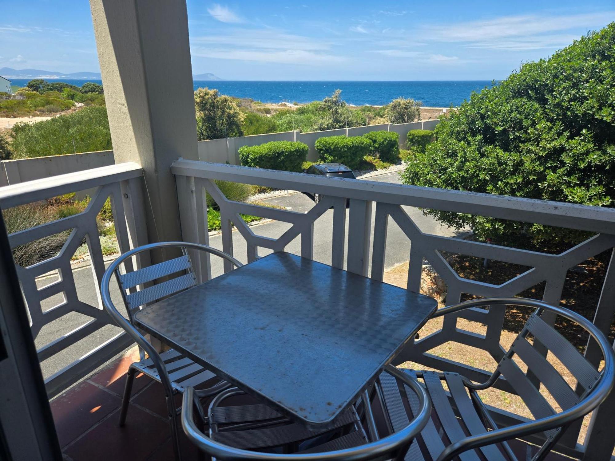 Hermanus Beach Club Apartment Bilik gambar